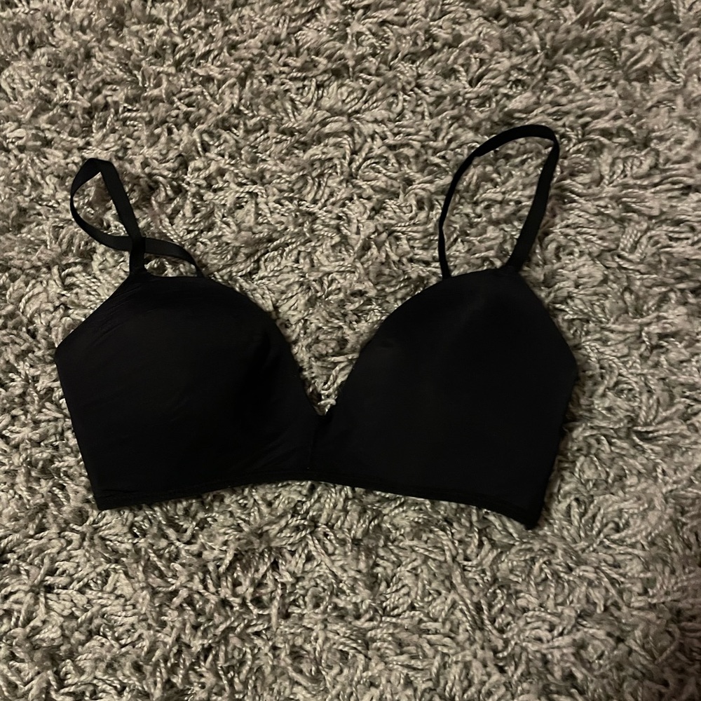 Black Wireless Bra